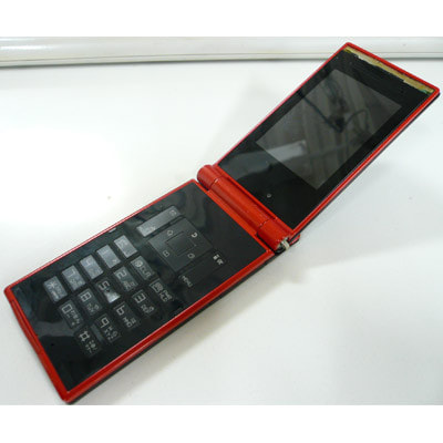 FOMA N703iμ レッド|中古ガラケー格安販売の【イオシス】