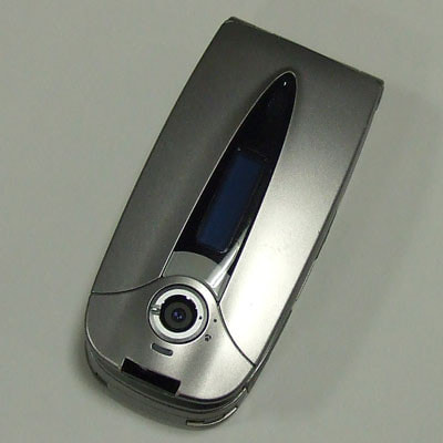 FOMA N900i シルバー|中古ガラケー格安販売の【イオシス】