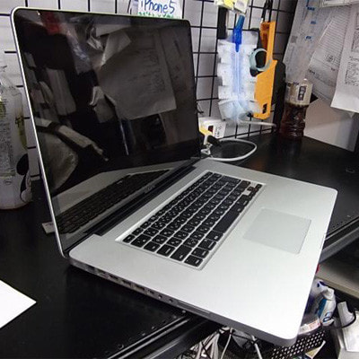 MacBook Pro MC024J/A (17インチ) OSX10.6.3|中古ノートPC格安販売の